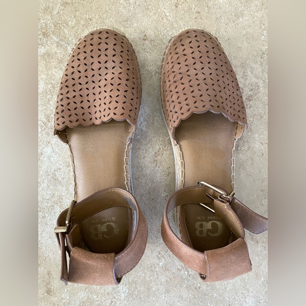 Gianni Bini Women's Tan Espadrille Flats